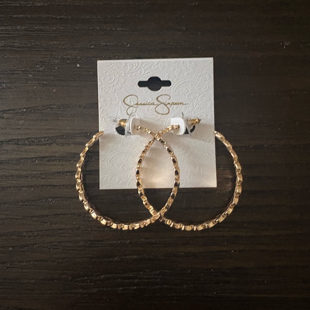 New Jessica Simpson Gold Heart Hoop Earrings 15$
